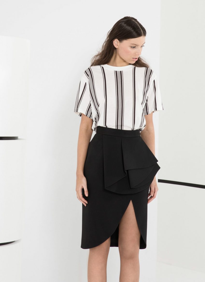 Cameo Falling Skirt in Black
